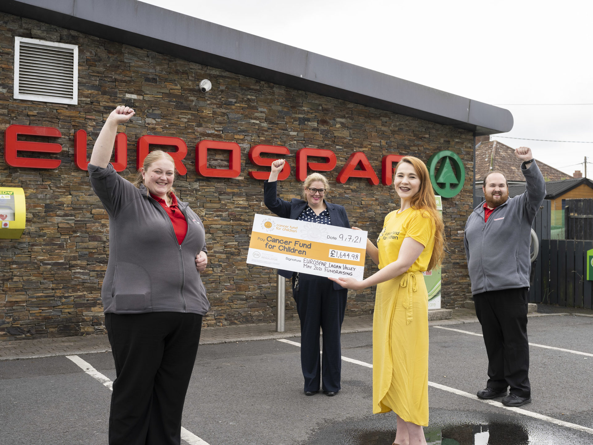 CFC LAGAN VALLEY EUROSPAR CHEQUE PRES 4