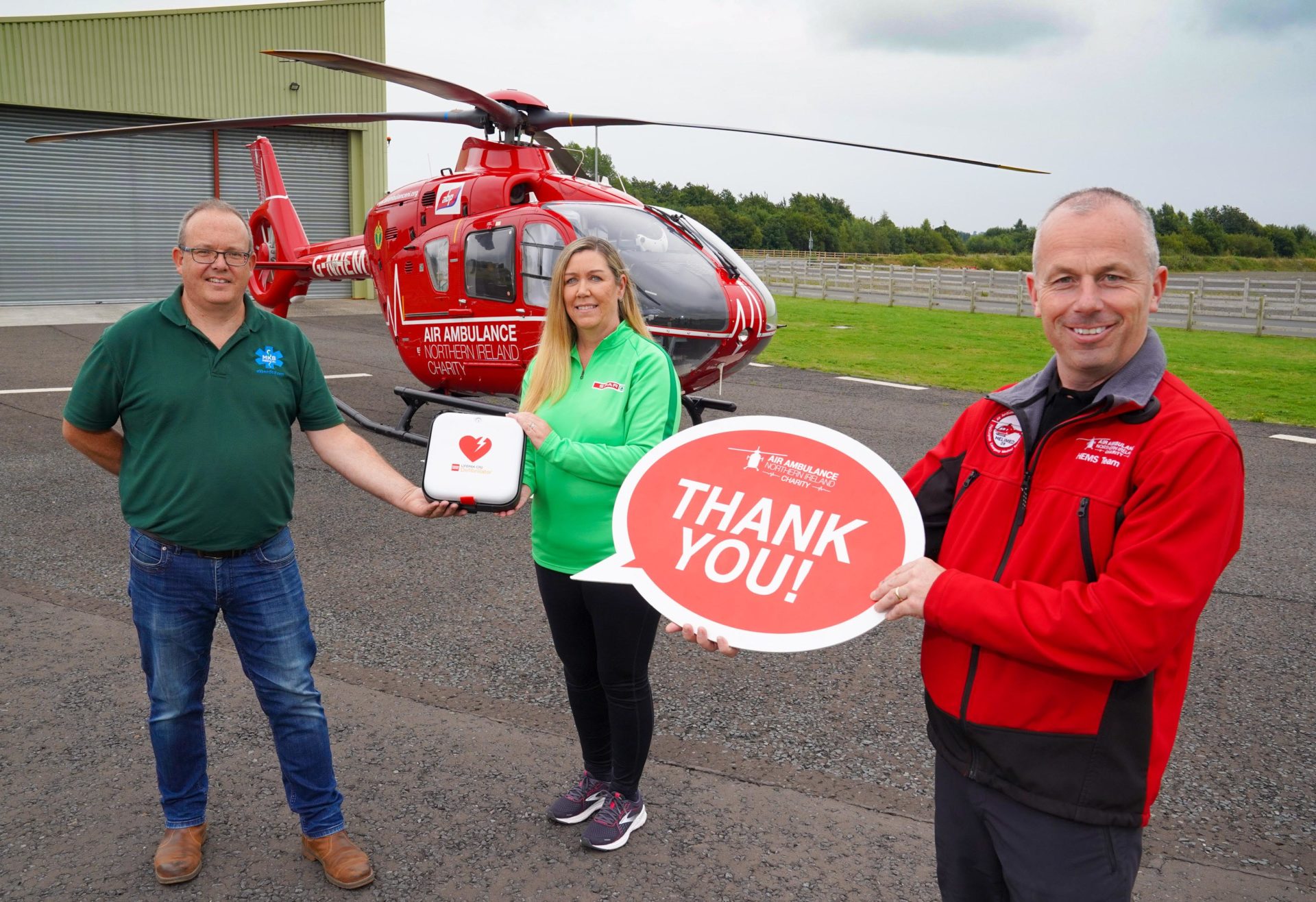 Henderson defib donation to Air Ambulance web